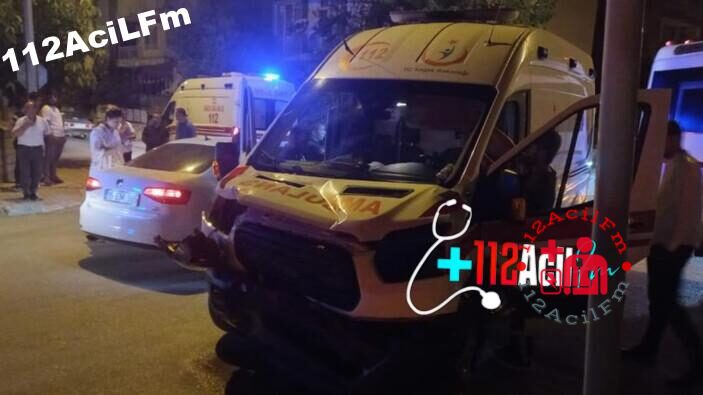 Ambulans ile Otomobil Çarpışmasında 4 Yaralı !