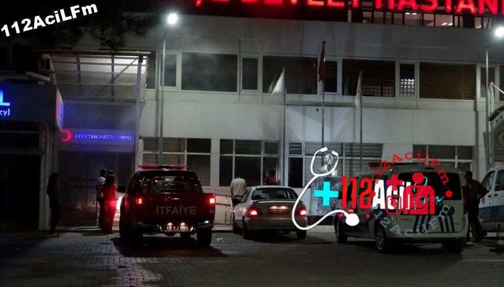 Menteşe Devlet Hastanesi'nde elektrikten çıktığı belirlenen yangın, ekiplerin zamanında müdahale etmesi sonucunda söndürüldü.