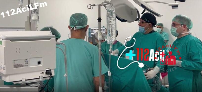Dünya ülkelerinden yaklaşık 2 bin genel cerrahı İstanbul’da buluşturan 16. Asya Pasifik Endoskopik Laparoskopik Cerrahi Kongresi (ELSA 2023) çerçevesinde Genel Cerrahi Uzmanı Prof. Dr. Aziz Sümer, obezite cerrahisi alanında canlı yayında iki ameliyat gerçekleştirdi. 60 ülkeden Türkiye’ye gelen doktorlar için eğitim niteliği taşıyan ameliyatlar başarıyla tamamlandı.