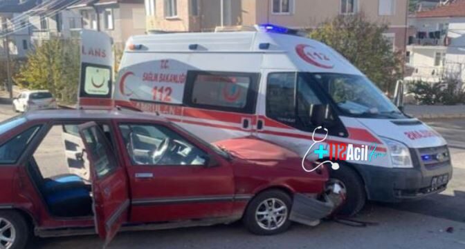 Karaman’da ambulans ile otomobilin çarpıştı !