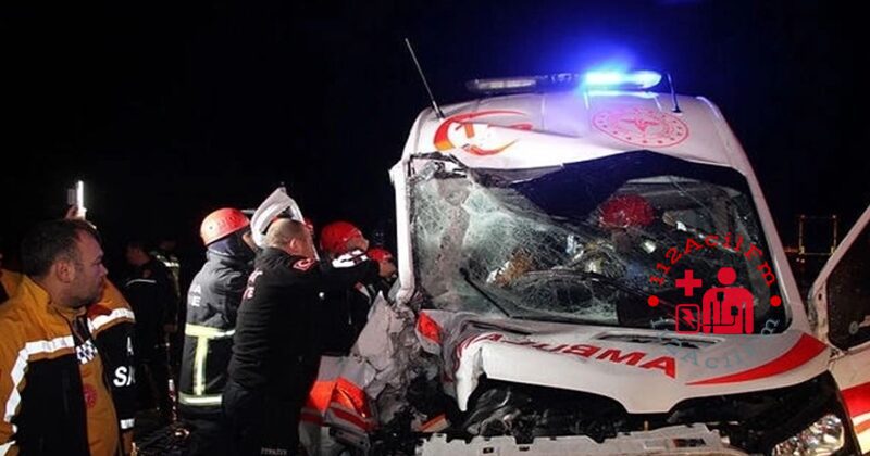 Manisa'da Gerçekleşen Ambulansın Kamyona Çarptığı Olayın Detayları !