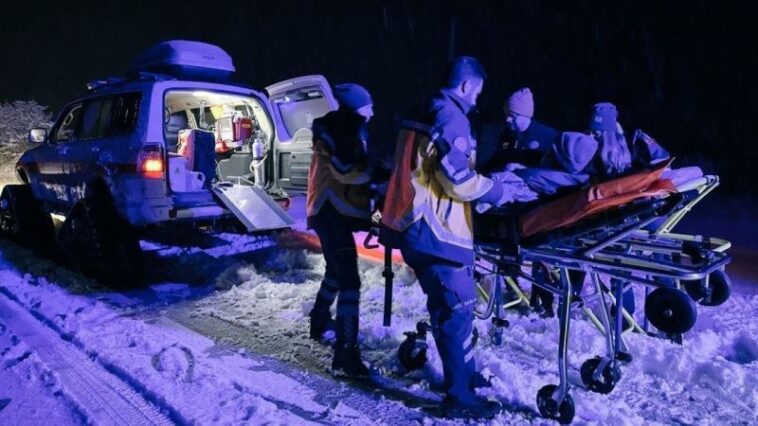 Bolu'da Paletli Ambulans ile 72 Yaşındaki Hastayı Kurtarma Operasyonu !