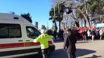 CHP'nin Seçim Yürüyüşü Ambulansın Yoluna Engel Oldu !