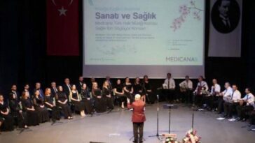 Bursa Sağlık Çalışanları Koro'da, sesleriyle de Bursalılardan büyük alkış topladı !
