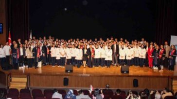 Bursa Uludağ Üniversitesi Hemşirelik Bölümü öğrencileri Üniforma Giyme Töreni !