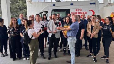 Kıbrıs'ta 112 Hızır Servisi önünde basın açıklaması ! Sağlık Personeli Eksik..