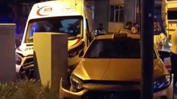 Kırıkkale'de Vakadan Dönen Ambulans ile Ticari Kaza Yaptı !